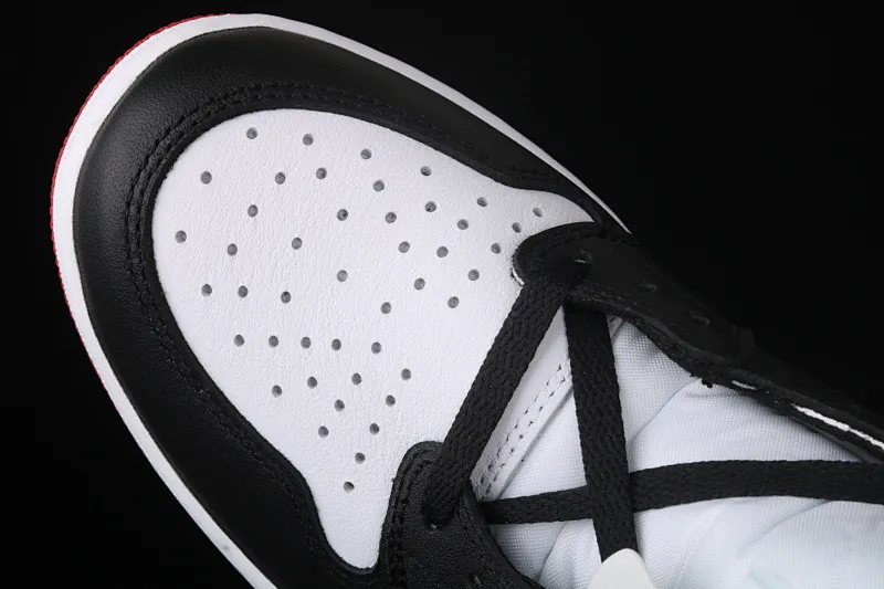 All categories Air Jordan Jordan series basketball shoes Air Jordan 1 High Different versions Air Jordan AJ1 Satin WMNS "Black Toe" AJ1 classic replica Joe 1 silk black toe CD0461-016